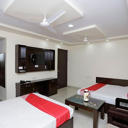 Oyo 39595 Hotel Ray Ban Kankhal 外观 照片