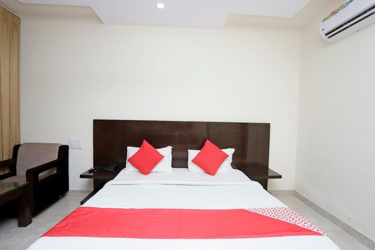 Oyo 39595 Hotel Ray Ban Kankhal 外观 照片