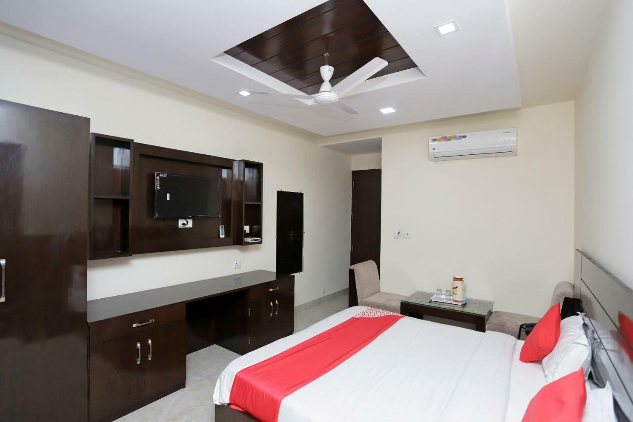 Oyo 39595 Hotel Ray Ban Kankhal 外观 照片