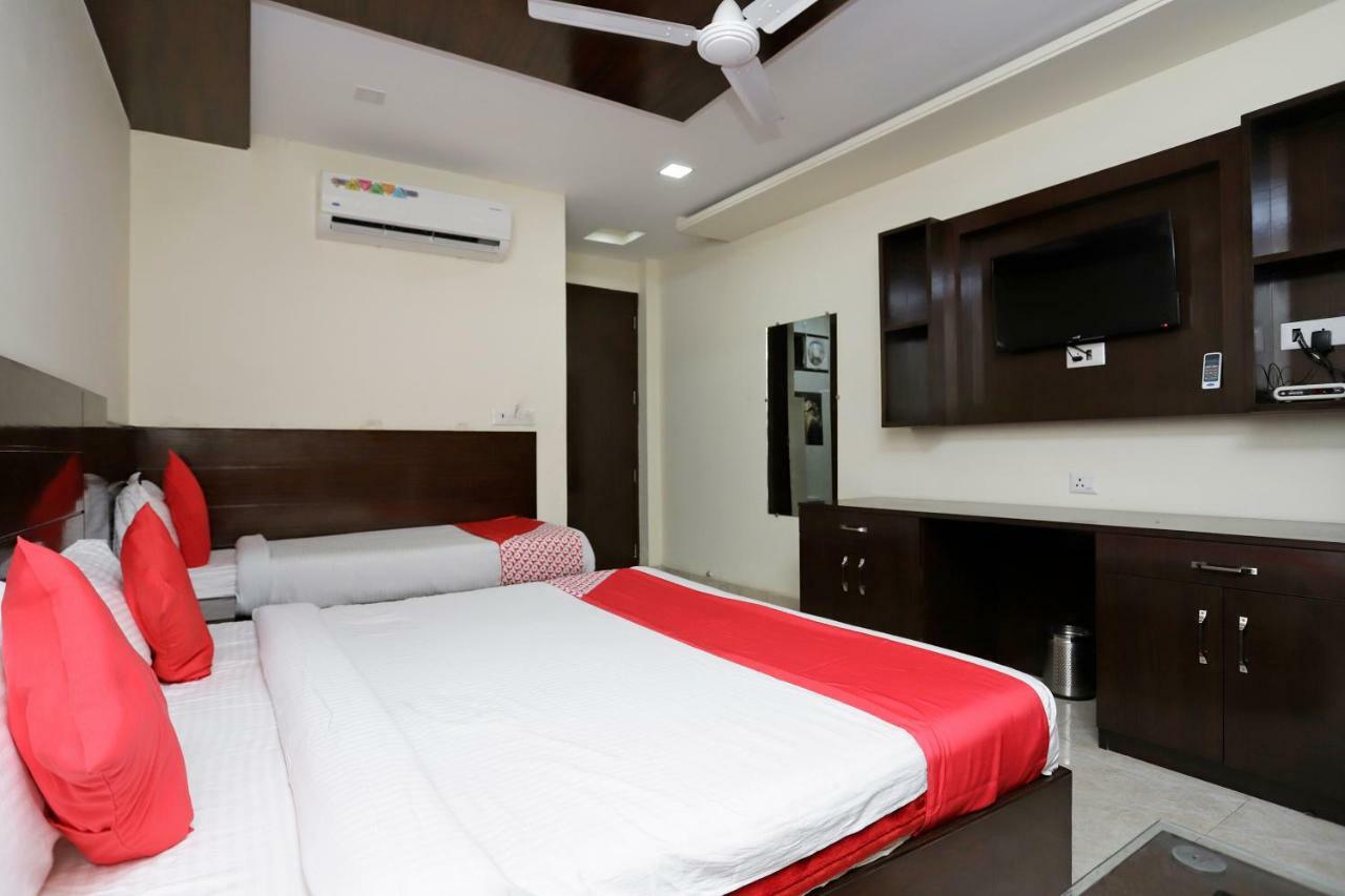 Oyo 39595 Hotel Ray Ban Kankhal 外观 照片