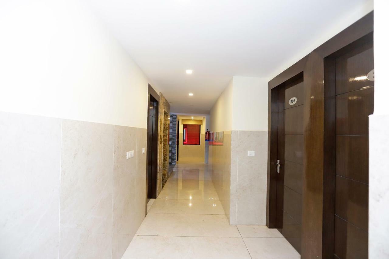 Oyo 39595 Hotel Ray Ban Kankhal 外观 照片