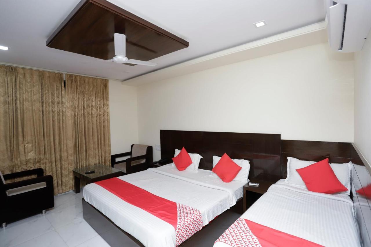 Oyo 39595 Hotel Ray Ban Kankhal 外观 照片